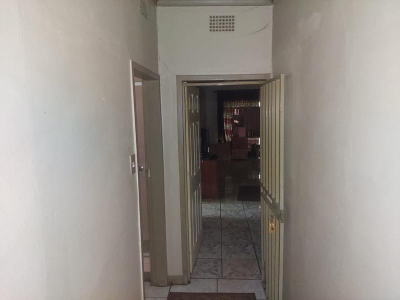 4 Bedroom Property for Sale in Magaliesmoot Gauteng