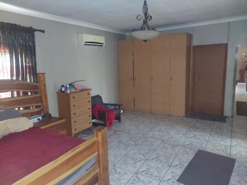 4 Bedroom Property for Sale in Magaliesmoot Gauteng