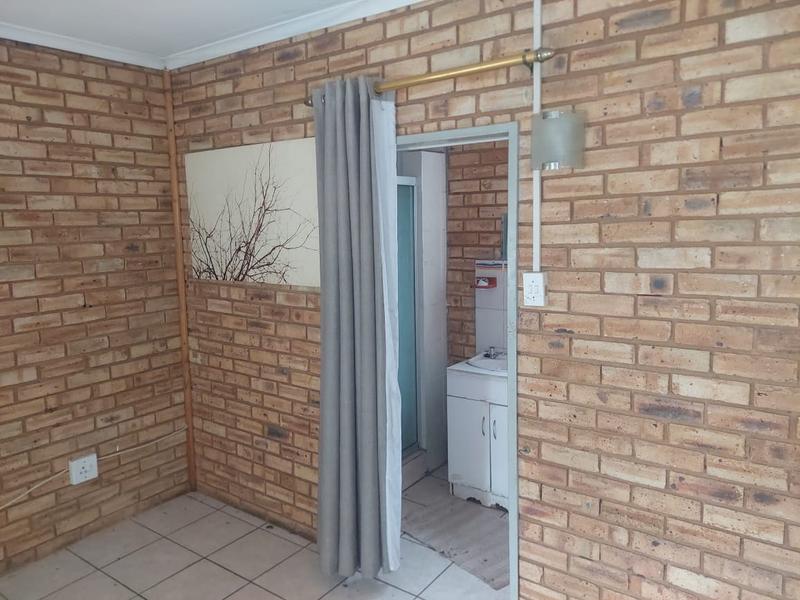 4 Bedroom Property for Sale in Magaliesmoot Gauteng