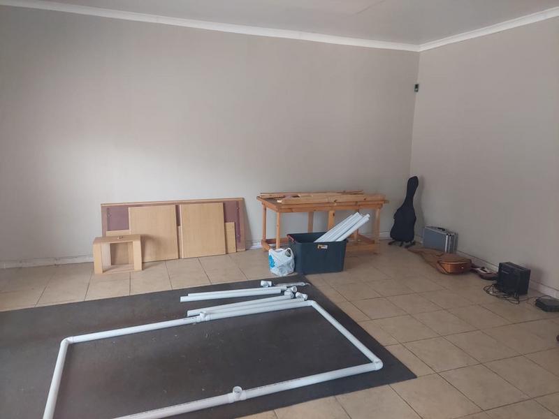 4 Bedroom Property for Sale in Magaliesmoot Gauteng
