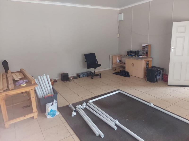 4 Bedroom Property for Sale in Magaliesmoot Gauteng