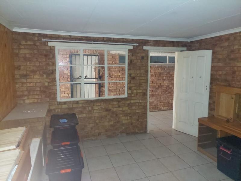 4 Bedroom Property for Sale in Magaliesmoot Gauteng