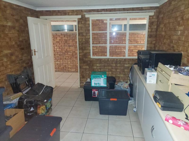 4 Bedroom Property for Sale in Magaliesmoot Gauteng