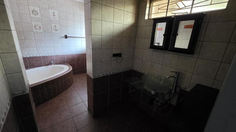4 Bedroom Property for Sale in Magalieskruin Gauteng