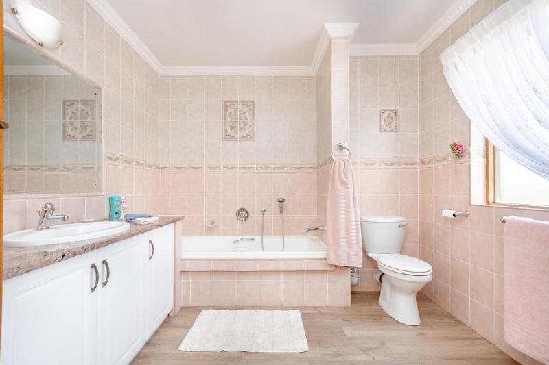 3 Bedroom Property for Sale in Sunward Park Gauteng