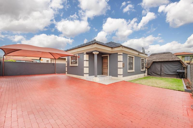 3 Bedroom Property for Sale in Roodekop Gauteng