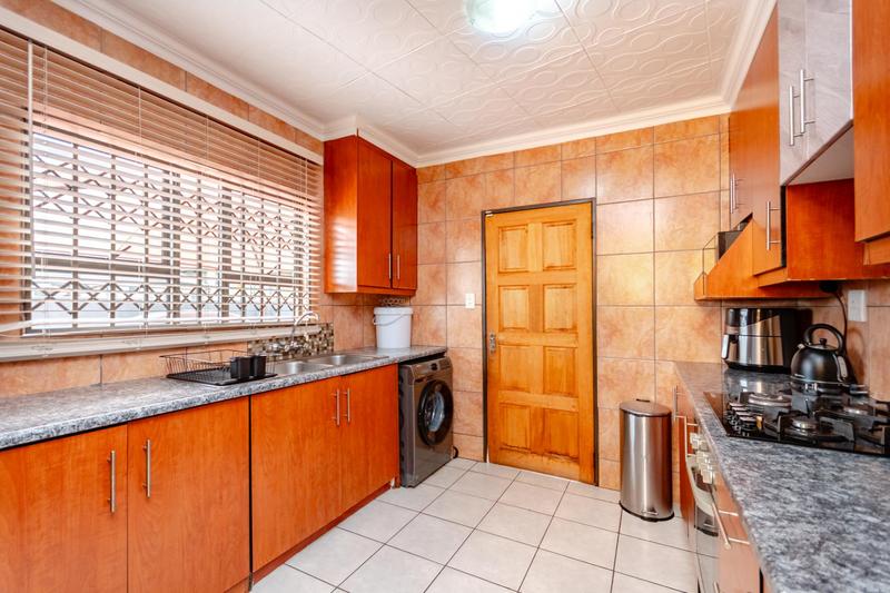 3 Bedroom Property for Sale in Roodekop Gauteng