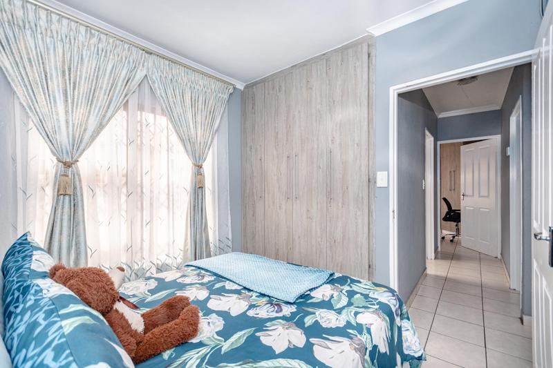 3 Bedroom Property for Sale in Roodekop Gauteng