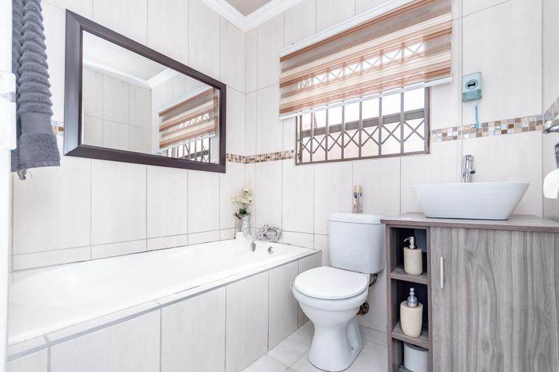 3 Bedroom Property for Sale in Roodekop Gauteng