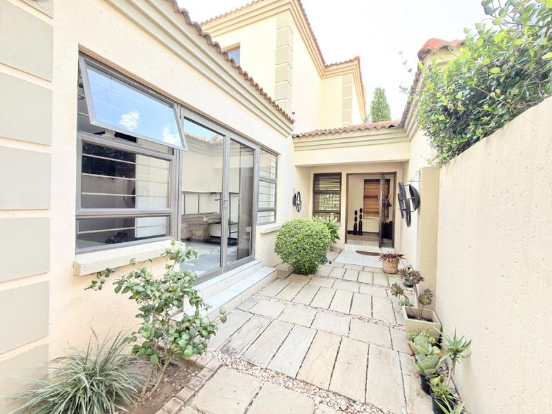 To Let 3 Bedroom Property for Rent in Broadacres Gauteng