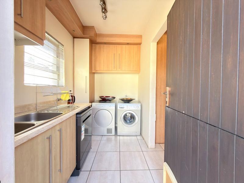 To Let 3 Bedroom Property for Rent in Broadacres Gauteng