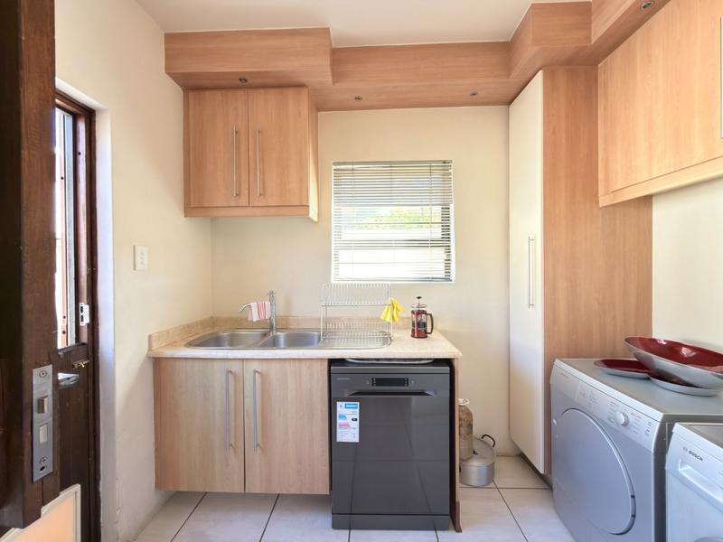 To Let 3 Bedroom Property for Rent in Broadacres Gauteng