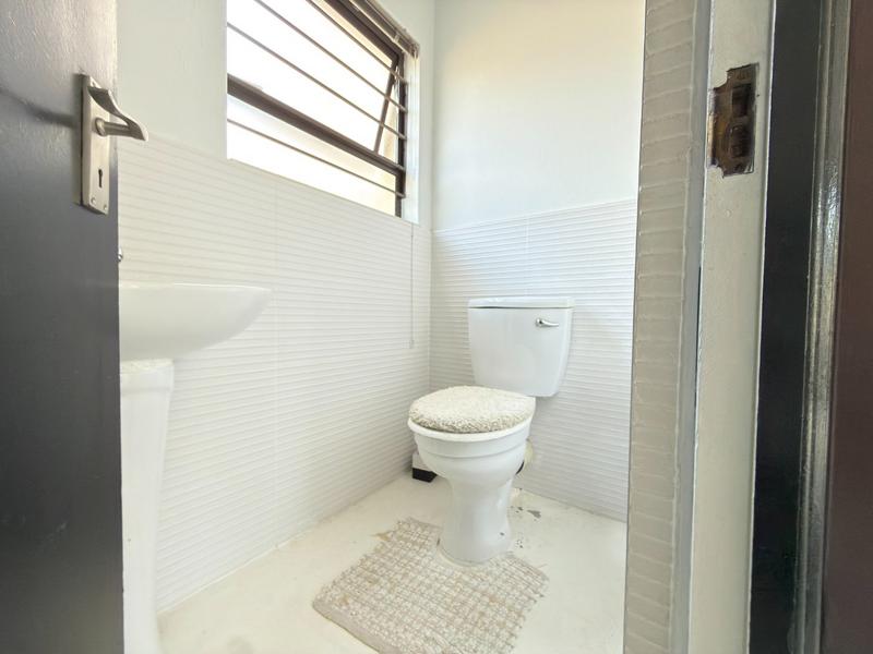 To Let 3 Bedroom Property for Rent in Broadacres Gauteng