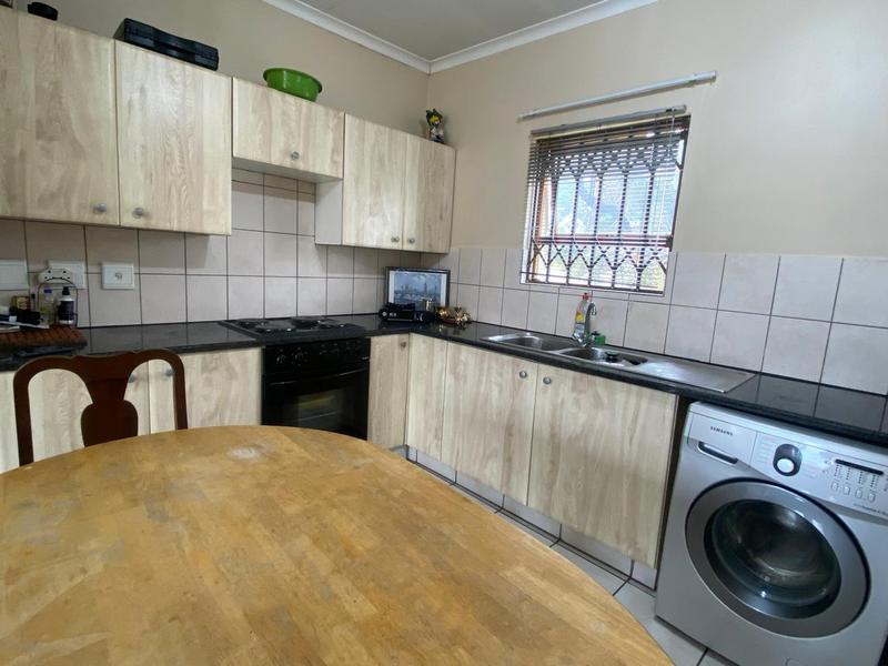To Let 2 Bedroom Property for Rent in Fourways Gauteng