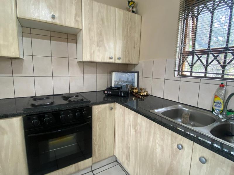 To Let 2 Bedroom Property for Rent in Fourways Gauteng