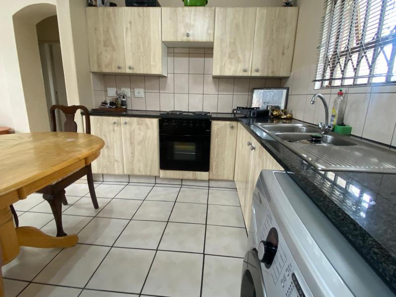 To Let 2 Bedroom Property for Rent in Fourways Gauteng