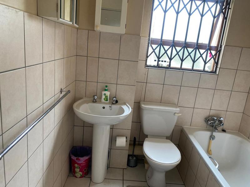 To Let 2 Bedroom Property for Rent in Fourways Gauteng
