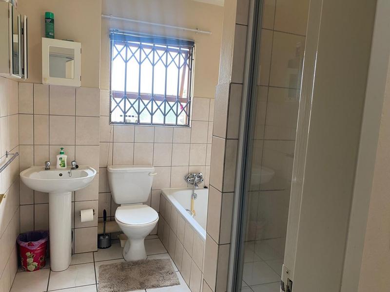 To Let 2 Bedroom Property for Rent in Fourways Gauteng