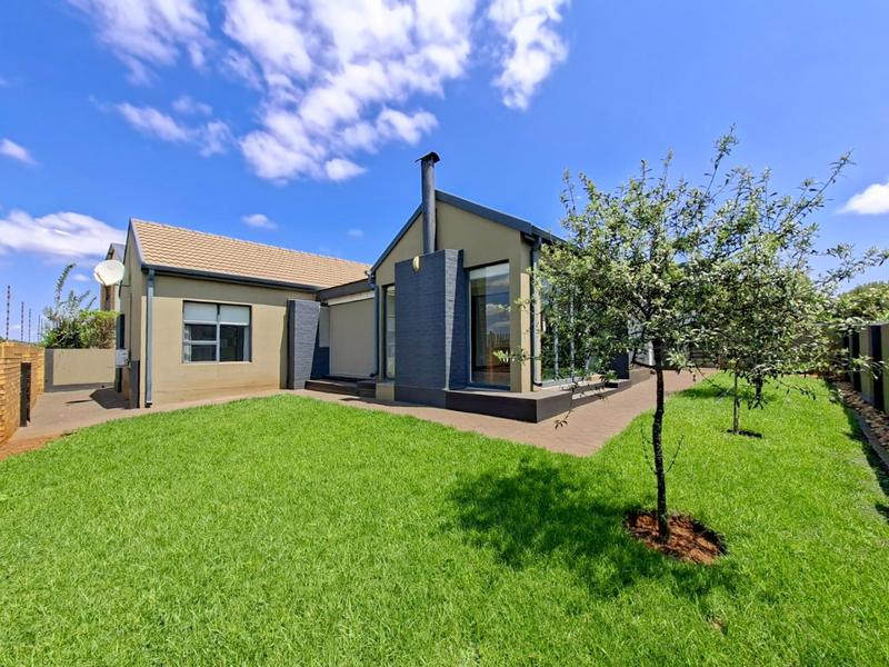 3 Bedroom Property for Sale in Midstream Estate Gauteng