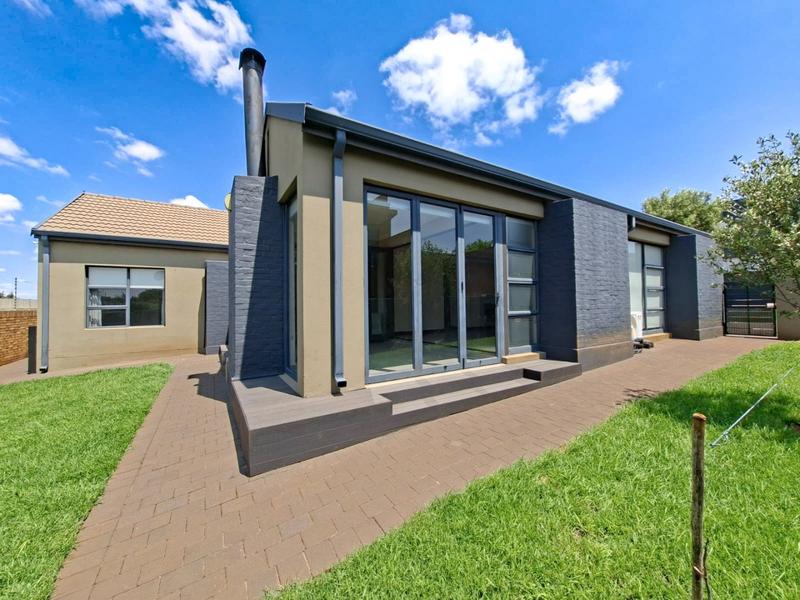 3 Bedroom Property for Sale in Midstream Estate Gauteng
