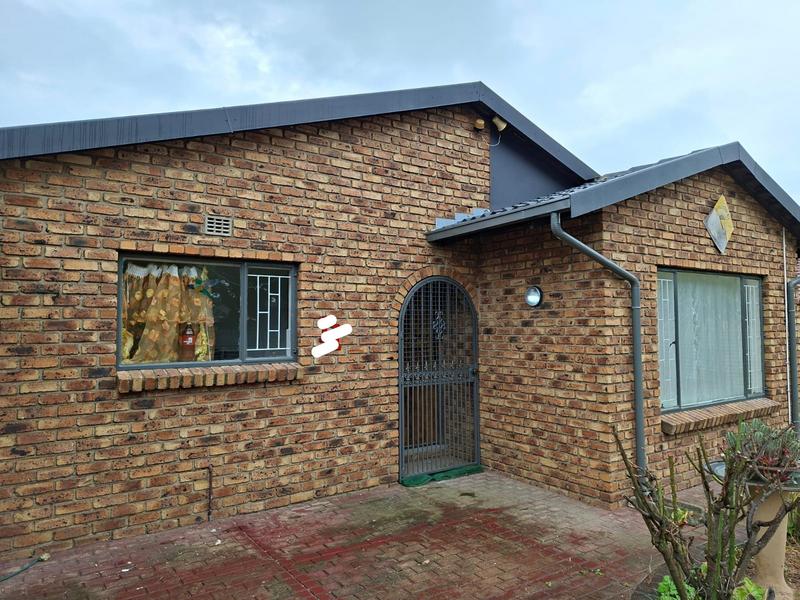 2 Bedroom Property for Sale in Bonaero Park Gauteng
