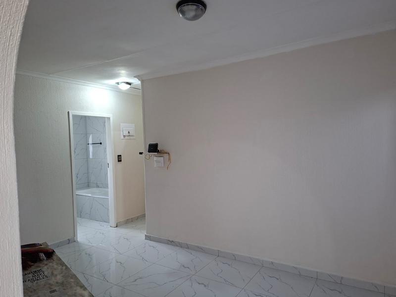 2 Bedroom Property for Sale in Bonaero Park Gauteng