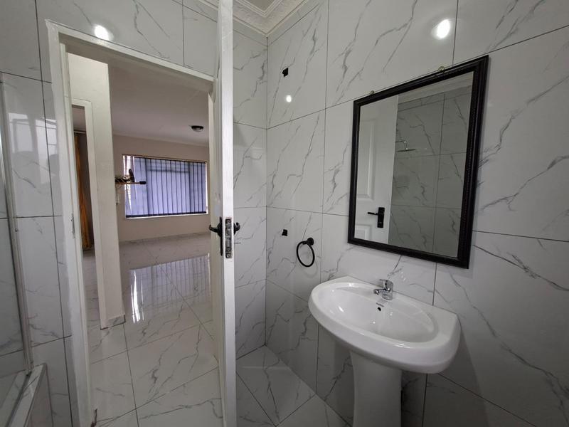 2 Bedroom Property for Sale in Bonaero Park Gauteng