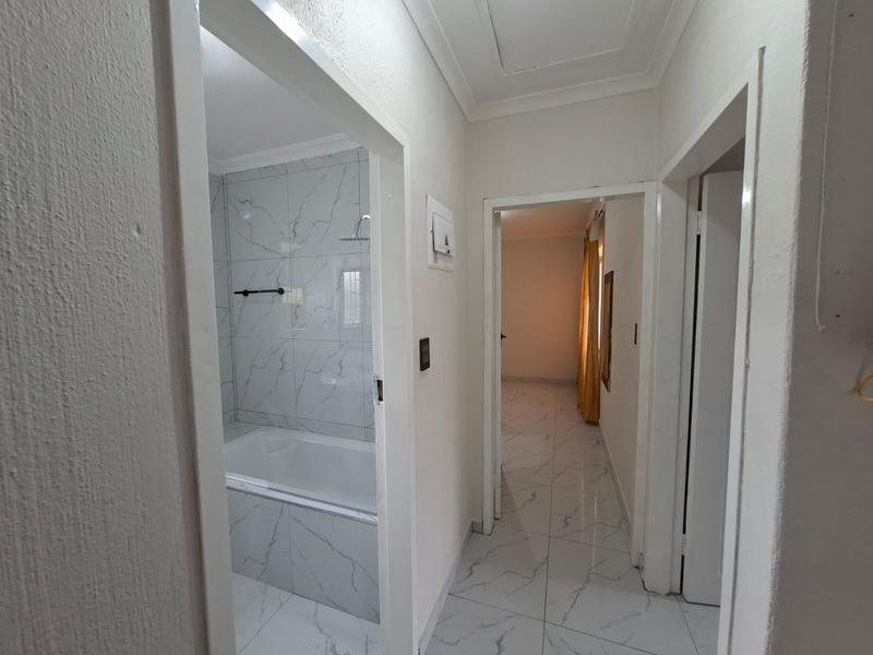 2 Bedroom Property for Sale in Bonaero Park Gauteng