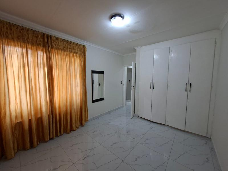 2 Bedroom Property for Sale in Bonaero Park Gauteng