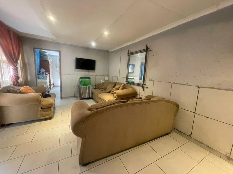 1 Bedroom Property for Sale in Bonaero Park Gauteng