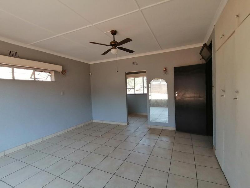 3 Bedroom Property for Sale in Bonaero Park Gauteng
