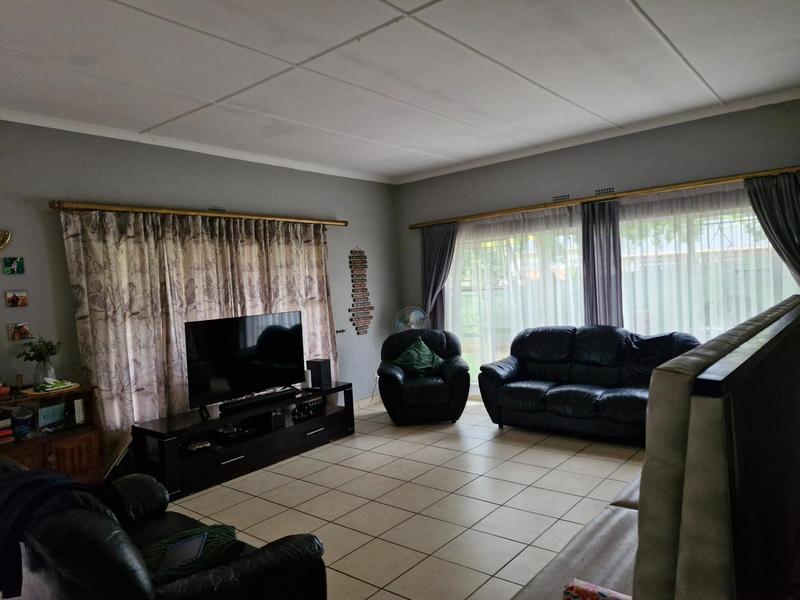 3 Bedroom Property for Sale in Bonaero Park Gauteng