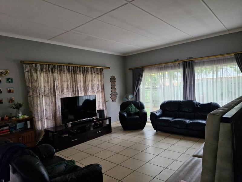 3 Bedroom Property for Sale in Bonaero Park Gauteng