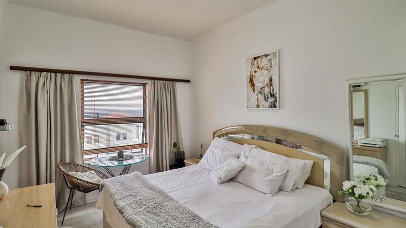 2 Bedroom Property for Sale in Bryanston Gauteng