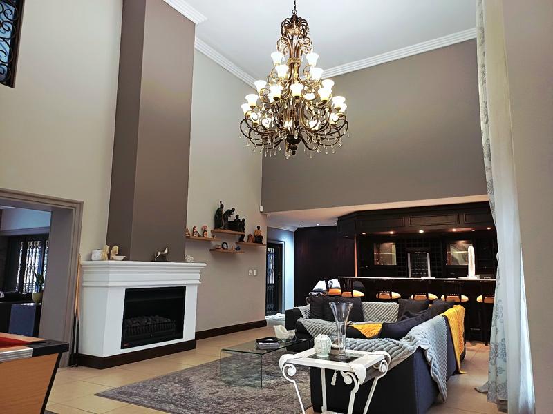 5 Bedroom Property for Sale in Lakefield Gauteng