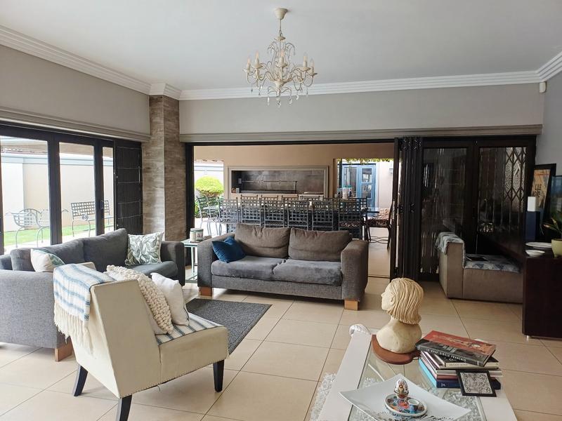 5 Bedroom Property for Sale in Lakefield Gauteng
