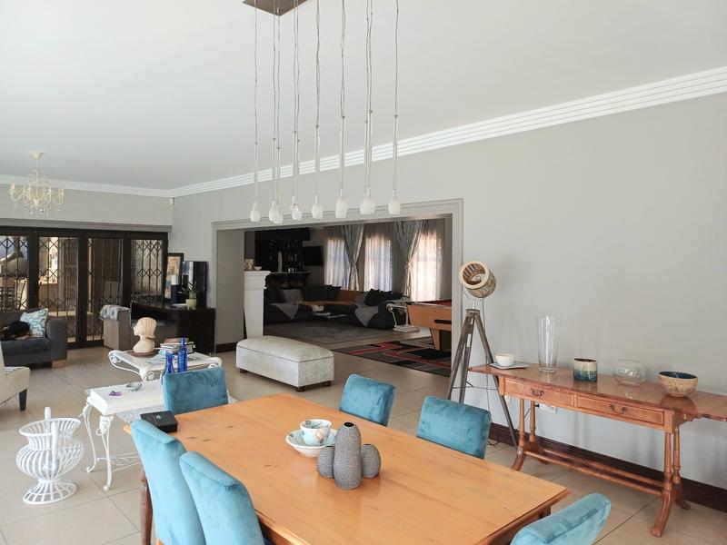 5 Bedroom Property for Sale in Lakefield Gauteng