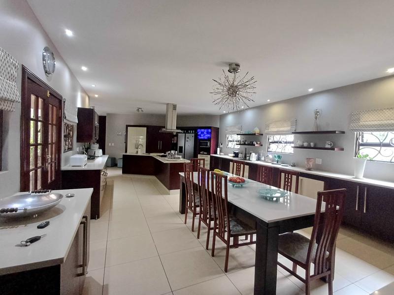5 Bedroom Property for Sale in Lakefield Gauteng