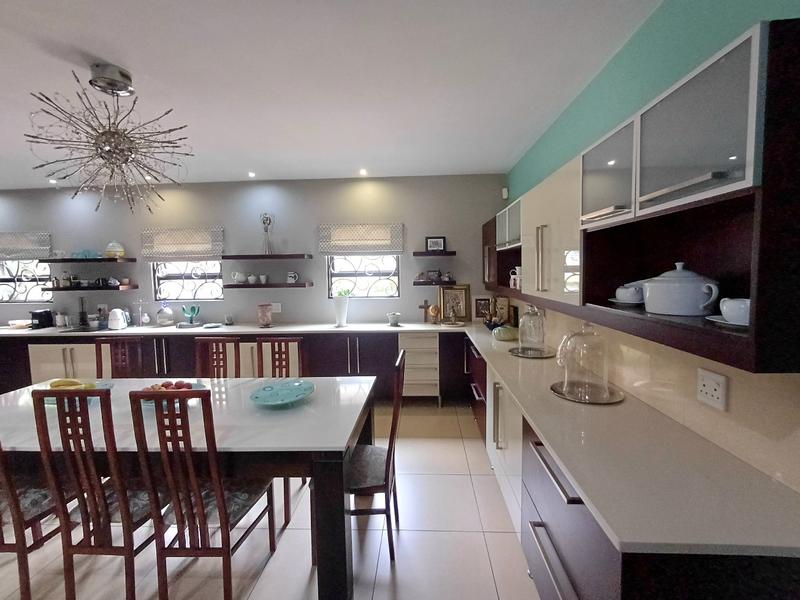 5 Bedroom Property for Sale in Lakefield Gauteng