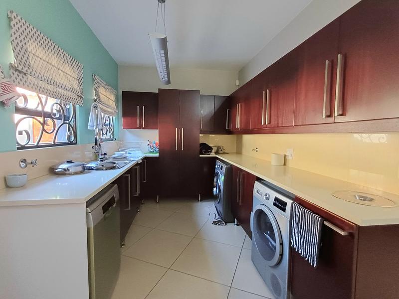 5 Bedroom Property for Sale in Lakefield Gauteng