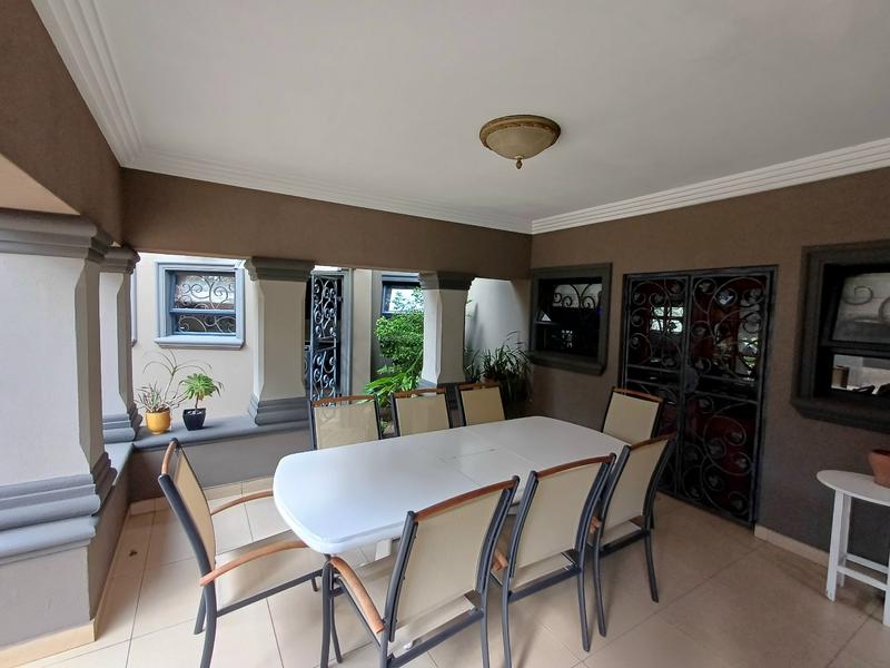 5 Bedroom Property for Sale in Lakefield Gauteng