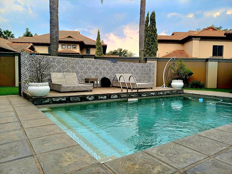 5 Bedroom Property for Sale in Lakefield Gauteng