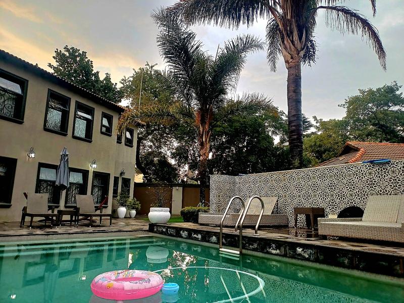 5 Bedroom Property for Sale in Lakefield Gauteng