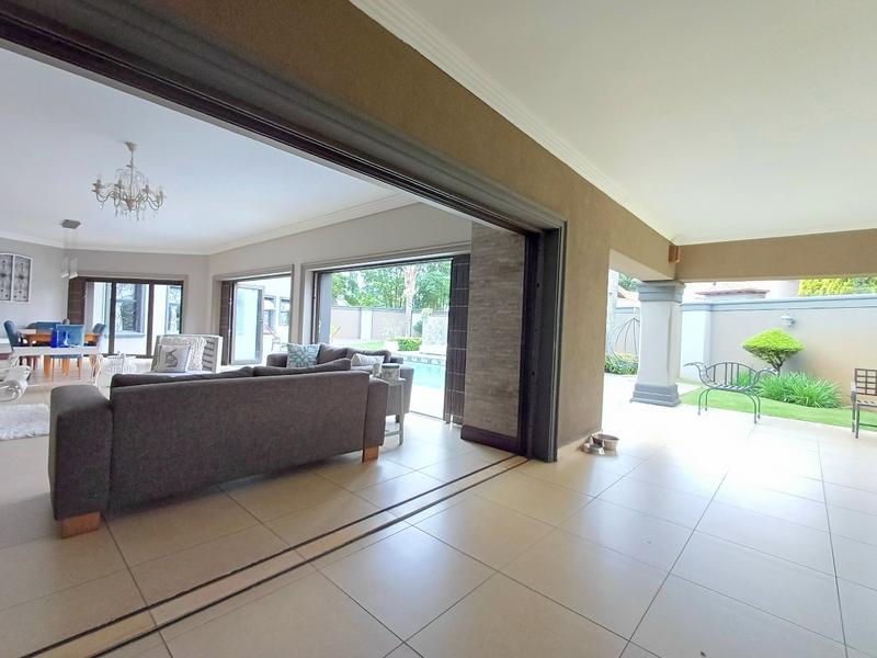 5 Bedroom Property for Sale in Lakefield Gauteng