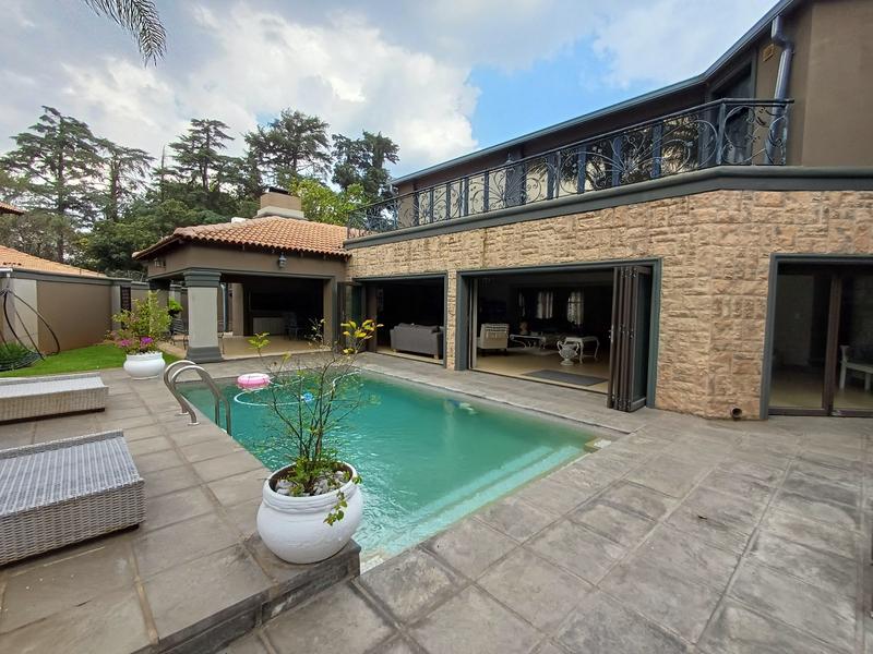 5 Bedroom Property for Sale in Lakefield Gauteng