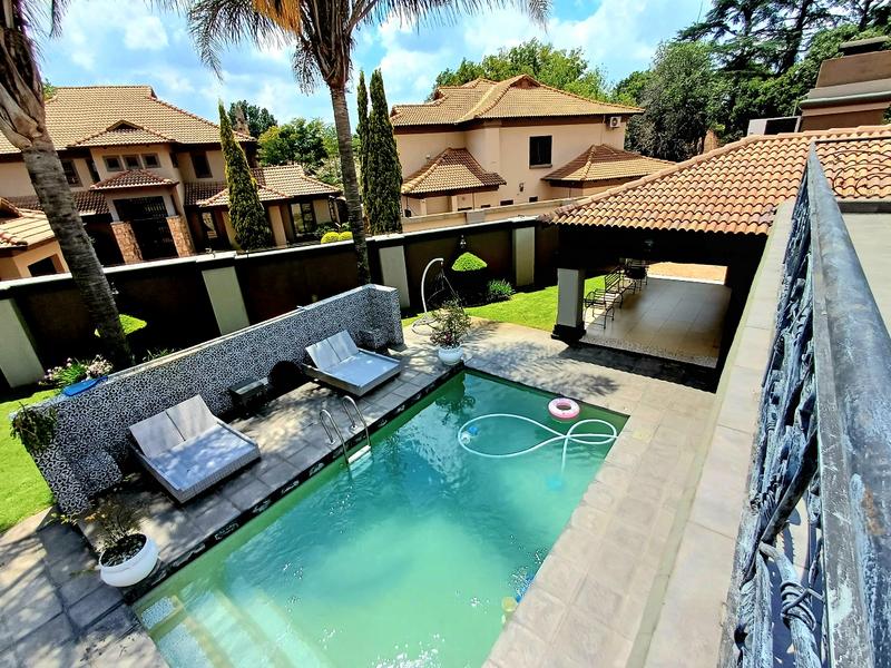 5 Bedroom Property for Sale in Lakefield Gauteng