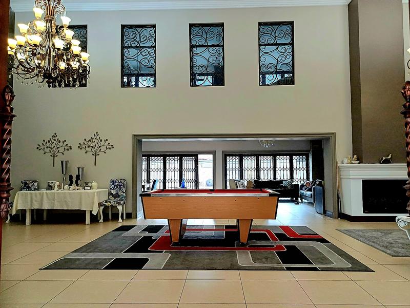 5 Bedroom Property for Sale in Lakefield Gauteng