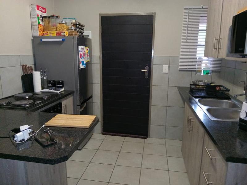 2 Bedroom Property for Sale in Heuweloord Gauteng