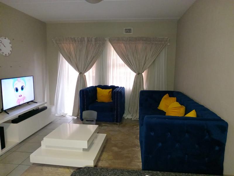 2 Bedroom Property for Sale in Heuweloord Gauteng