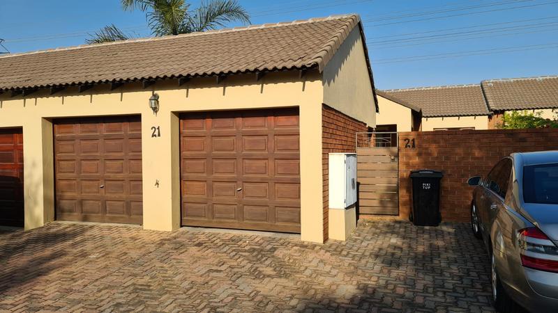 2 Bedroom Property for Sale in Noordwyk Gauteng
